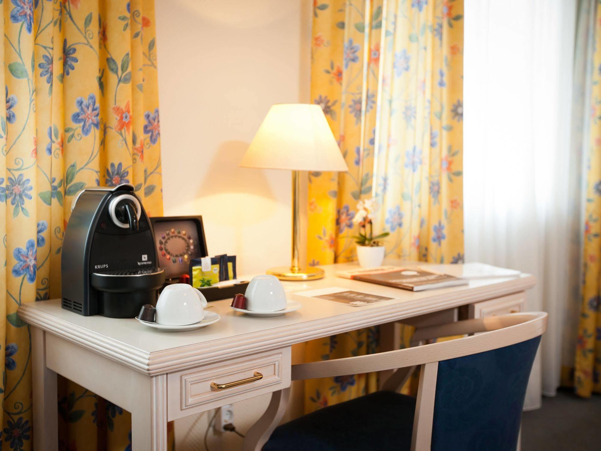 Hotel Traube Ruedesheim Rüdesheim am Rhein Esterno foto