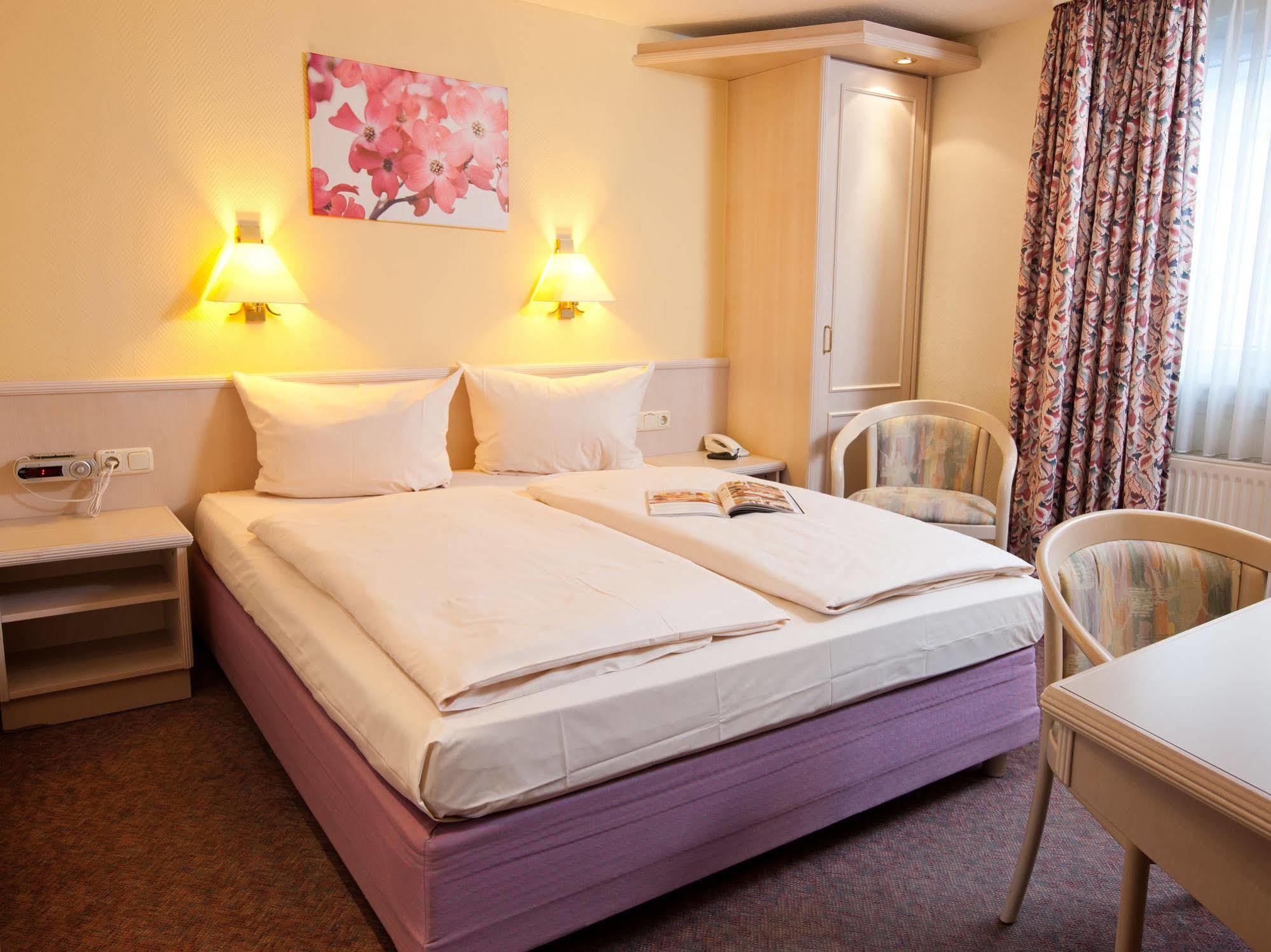 Hotel Traube Ruedesheim Rüdesheim am Rhein Esterno foto