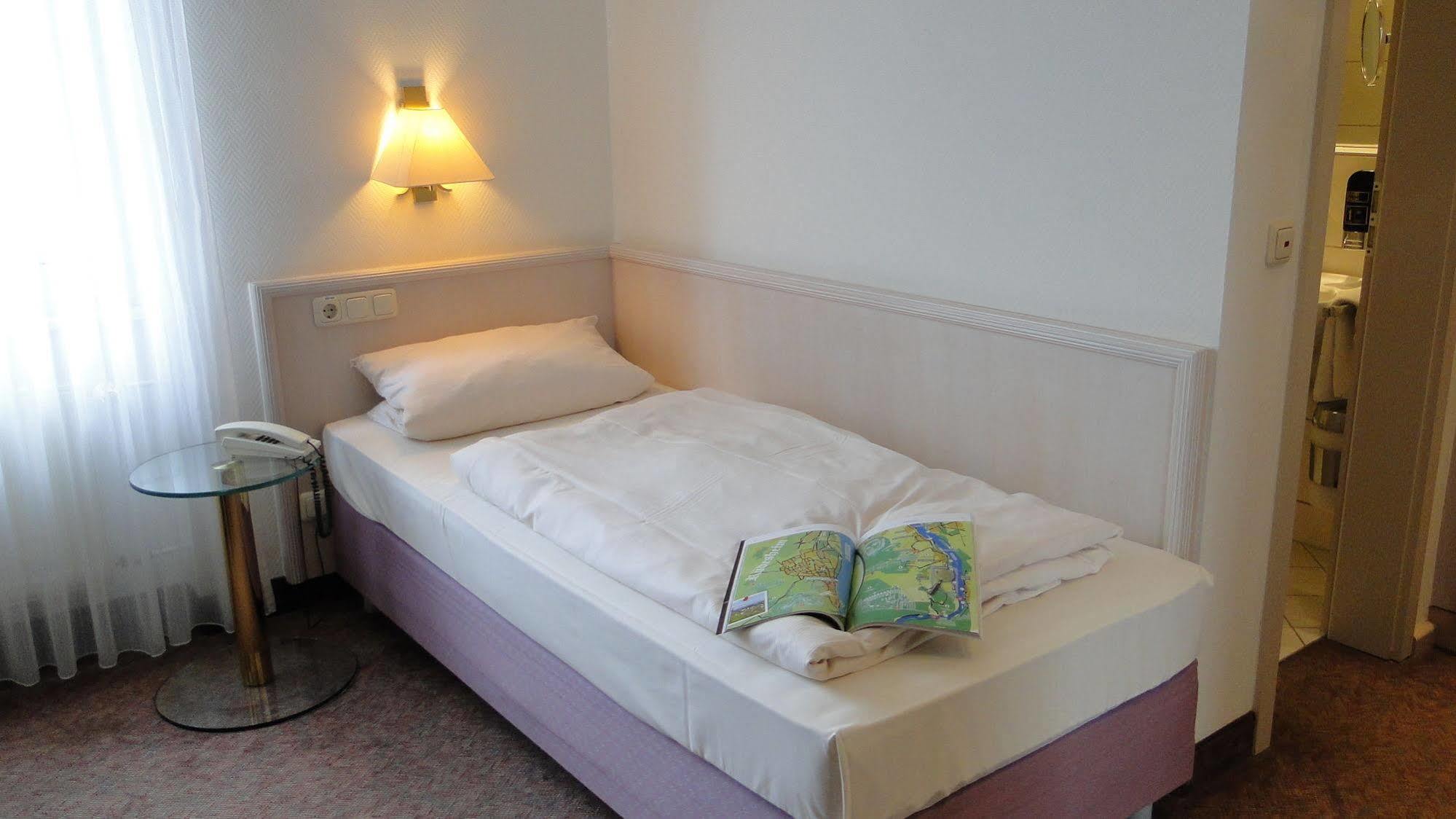 Hotel Traube Ruedesheim Rüdesheim am Rhein Esterno foto
