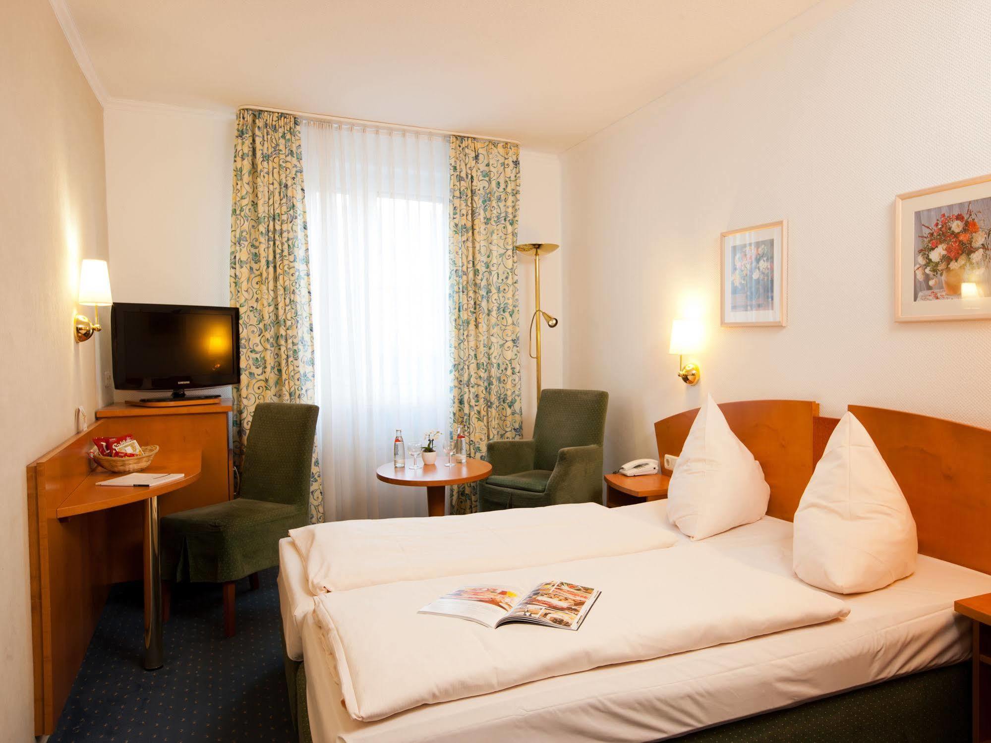 Hotel Traube Ruedesheim Rüdesheim am Rhein Esterno foto