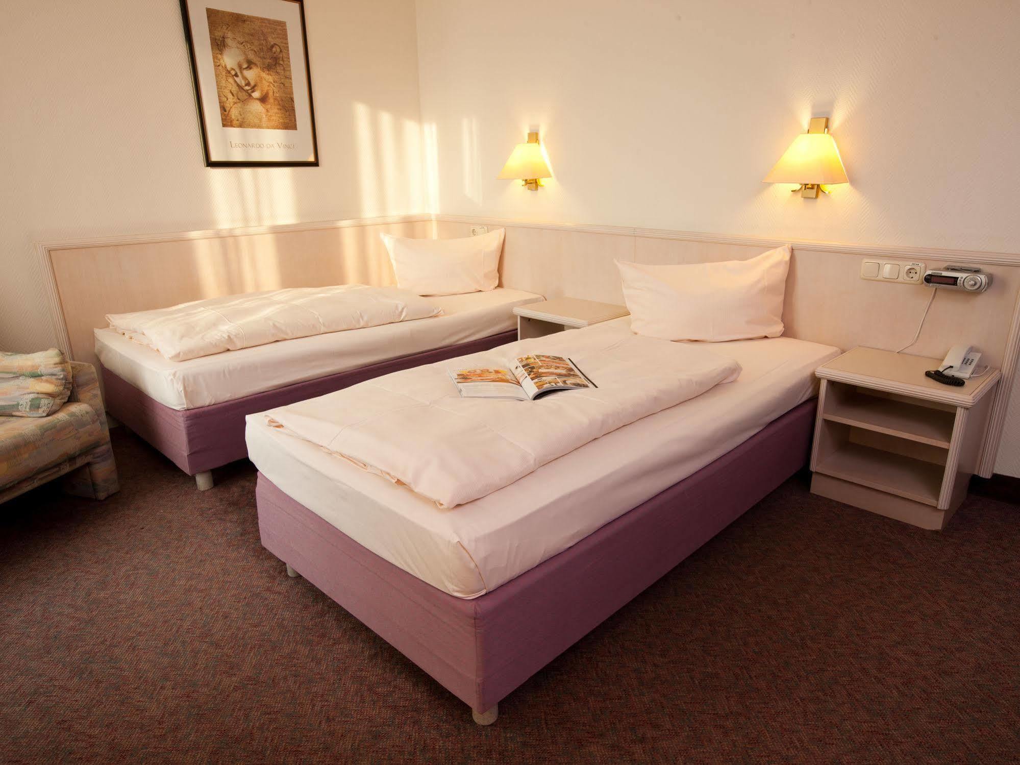 Hotel Traube Ruedesheim Rüdesheim am Rhein Esterno foto