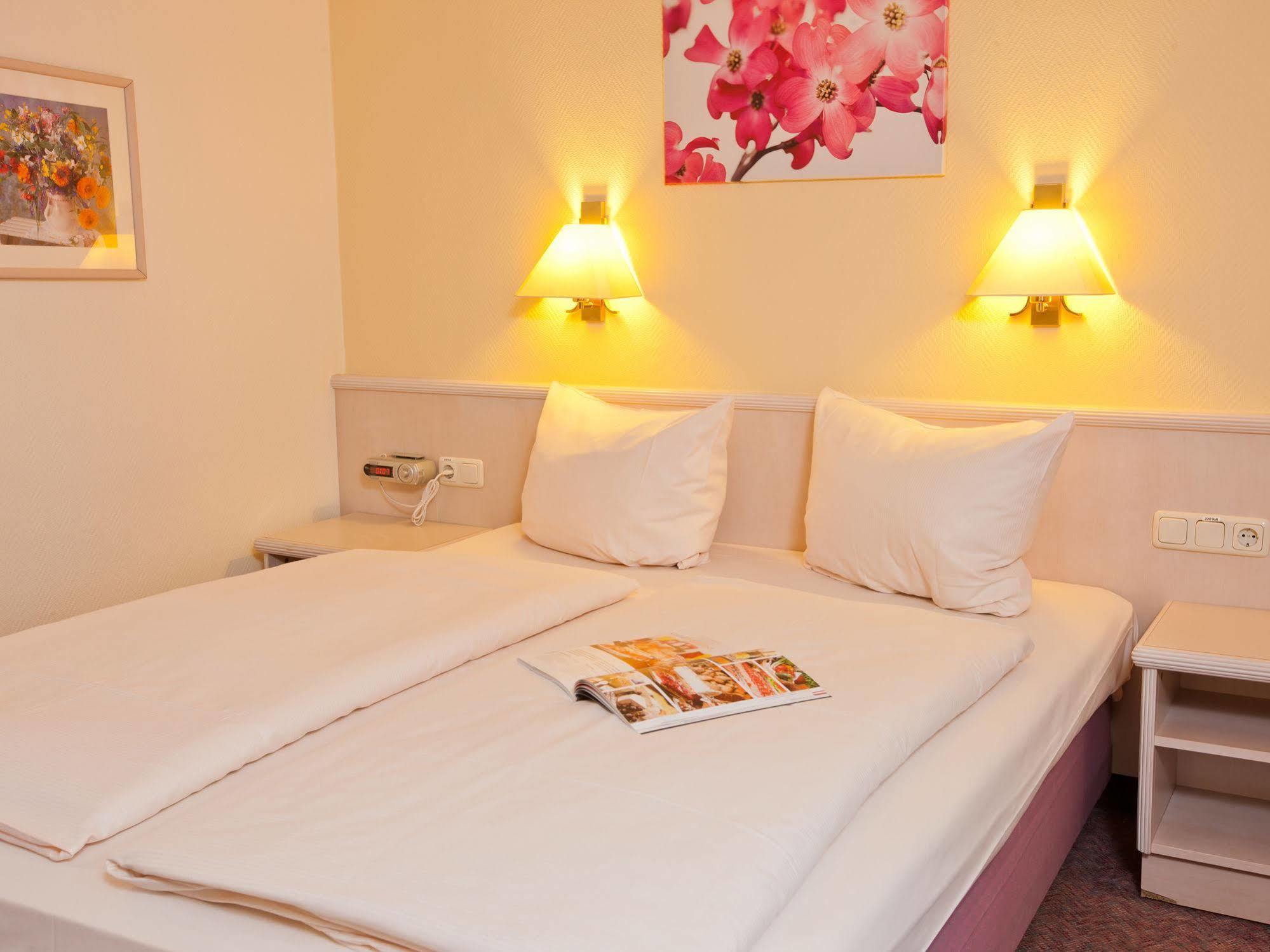 Hotel Traube Ruedesheim Rüdesheim am Rhein Esterno foto